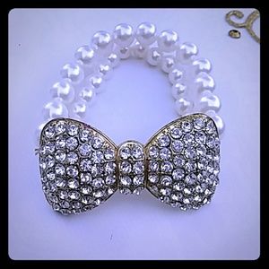 Pearls and sparkle bracelet